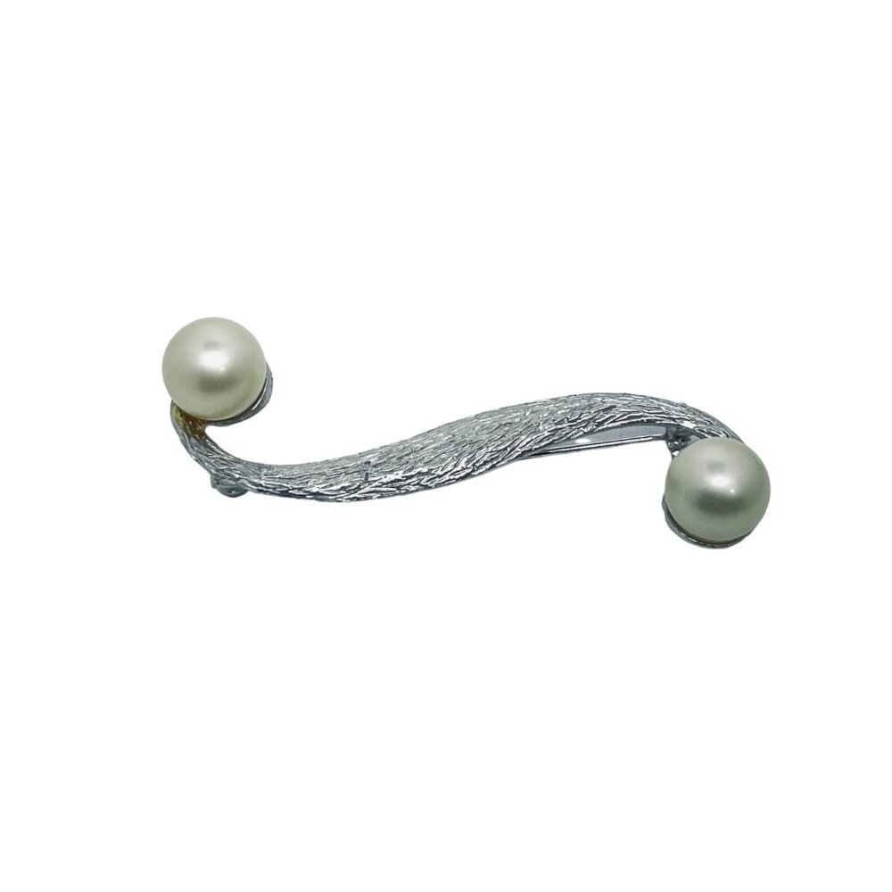 Tara Silver Tone Brushed Scroll Brooch With Large Faux Pearls Signed (777) - Picture 2 of 6